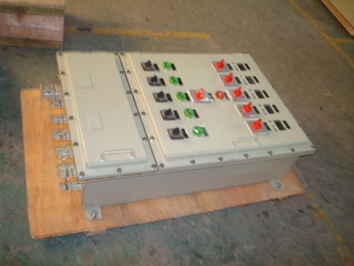 特價(jià)批發(fā)照明動(dòng)力配電箱、配電柜、電氣控制柜及無功補(bǔ)償裝置 瑞安市恒安電氣的專業(yè)優(yōu)勢(shì)